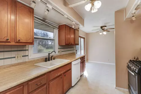 1403 Keller Rd #B, Normal, IL 61761 photo 4