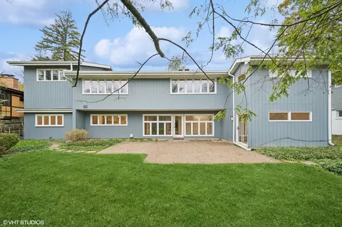 Exterior - 558 Sunset Ln, Glencoe, IL 60022 photo 2 of 2