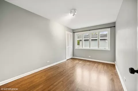 Bedroom - 558 Sunset Ln, Glencoe, IL 60022 photo 2 of 2