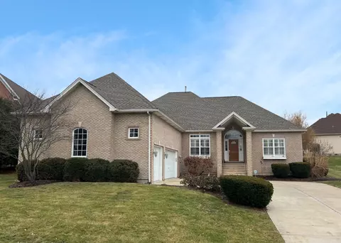 110 N Buckingham Dr, Sugar Grove, IL 60554