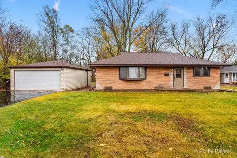 45 Golfview Rd, Lake Zurich, IL 60047