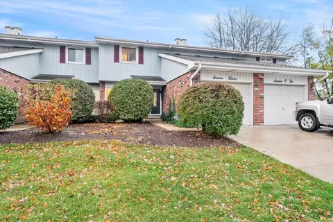 1612 Coloma Pl, Wheaton, IL 60189