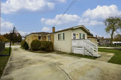 5417 W 99th St, Oak Lawn, IL 60453