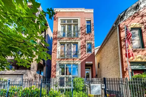 1055 N Wood St #3, Chicago, IL 60622