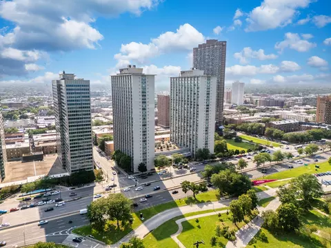 3600 N Lake Shore Dr #402, Chicago, IL 60613
