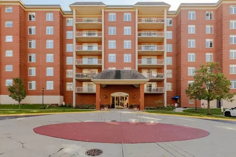 8340 Callie Ave #312, Morton Grove, IL 60053
