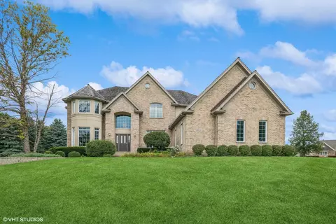 7 N002 Bristol Ct, Saint Charles, IL 60175