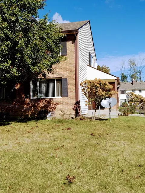 159 Hemlock St #A, Park Forest, IL 60466 photo 2