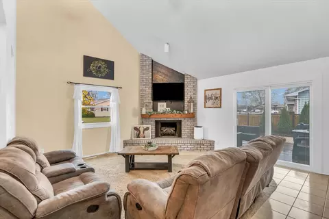 1016 Lancaster Dr, Rantoul, IL 61866 photo 9