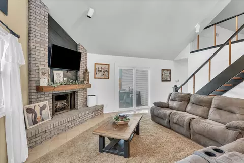 1016 Lancaster Dr, Rantoul, IL 61866 photo 7