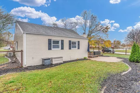 1016 Lancaster Dr, Rantoul, IL 61866 photo 38