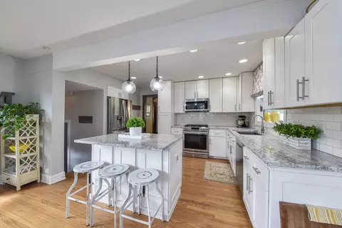 811 N Scott St, Wheaton, IL 60187 photo 10