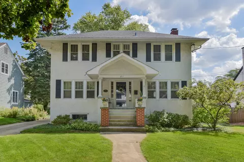 811 N Scott St, Wheaton, IL 60187