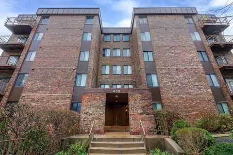 430 Walnut Creek Ln #2501, Lisle, IL 60532