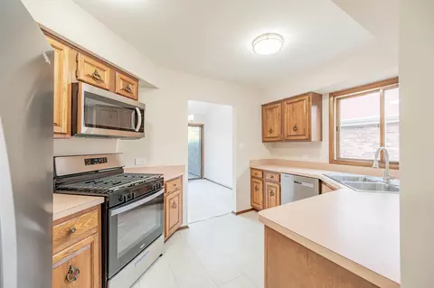 Kitchen - 408 Tracy Ter, Des Plaines, IL 60016 photo 2 of 3
