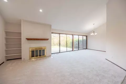 Living - 408 Tracy Ter, Des Plaines, IL 60016 photo 1 of 3