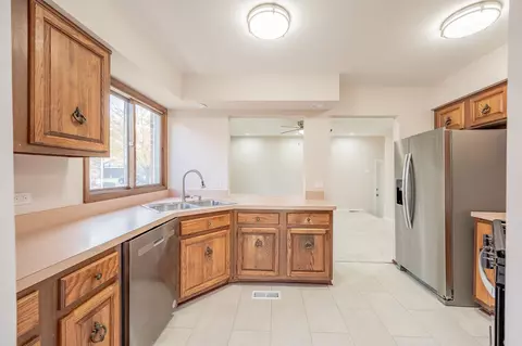 Kitchen - 408 Tracy Ter, Des Plaines, IL 60016 photo 3 of 3