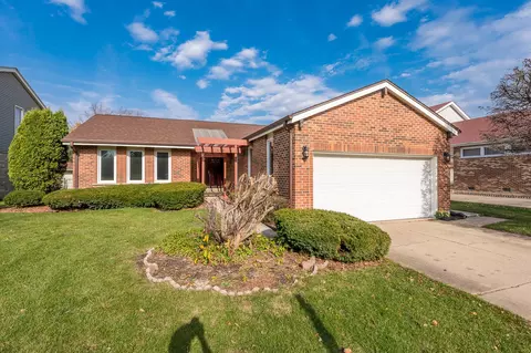 408 Tracy Ter, Des Plaines, IL 60016