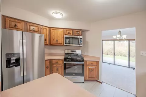 Kitchen - 408 Tracy Ter, Des Plaines, IL 60016 photo 1 of 3