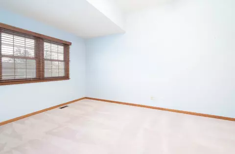 Bedroom - 10519 Willow Ave, Mokena, IL 60448 photo 4 of 10