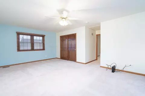 Bedroom - 10519 Willow Ave, Mokena, IL 60448 photo 2 of 10