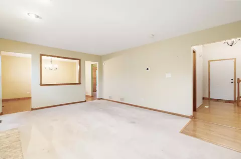 Living - 10519 Willow Ave, Mokena, IL 60448 photo 3 of 8