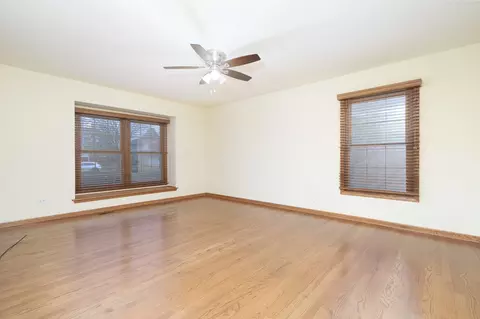 Living - 10519 Willow Ave, Mokena, IL 60448 photo 5 of 8