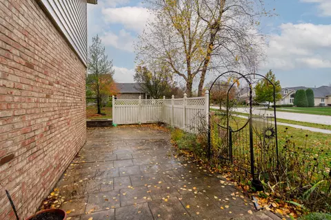 Exterior - 10519 Willow Ave, Mokena, IL 60448 photo 2 of 9
