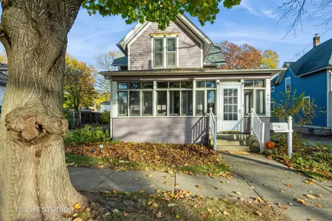 421 S 3rd St, West Dundee, IL 60118 photo 2