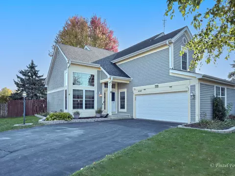 4540 Rolling Hills Dr, Lake In The Hills, IL 60156