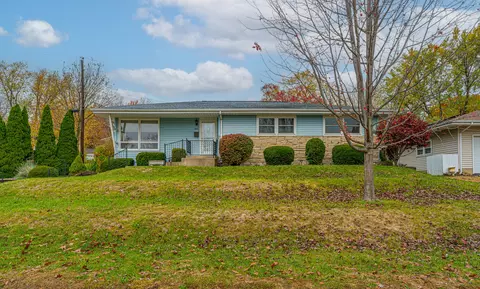 802 Dillon Dr, Normal, IL 61761