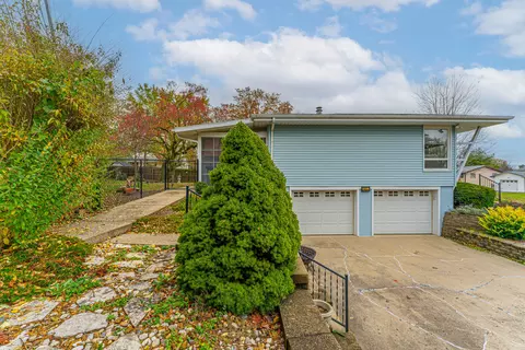 Exterior - 802 Dillon Dr, Normal, IL 61761 photo 9 of 10