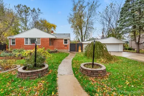 200 W Hawley St, Mundelein, IL 60060