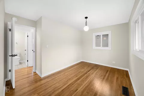 95 Des Plaines Ln, Hoffman Estates, IL 60169 photo 12