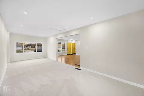 95 Des Plaines Ln, Hoffman Estates, IL 60169 photo 5