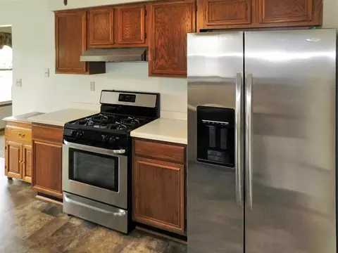 Kitchen - 6768 Sawmill Dr, Roscoe, IL 61073 photo 5 of 5