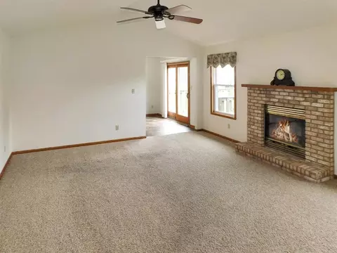 Living - 6768 Sawmill Dr, Roscoe, IL 61073 photo 6 of 8
