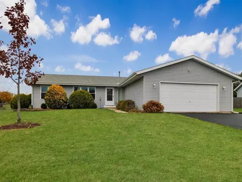 Exterior - 6768 Sawmill Dr, Roscoe, IL 61073 photo 1 of 6