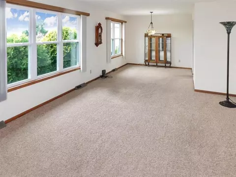 Living - 6768 Sawmill Dr, Roscoe, IL 61073 photo 2 of 8