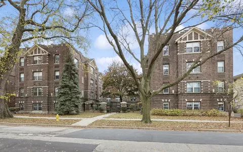 32 6th Ave #GH, La Grange, IL 60525