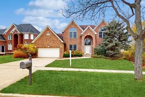 6724 Lakeview Ct, Woodridge, IL 60517