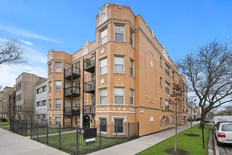 2709 W Glenlake Ave #3, Chicago, IL 60659