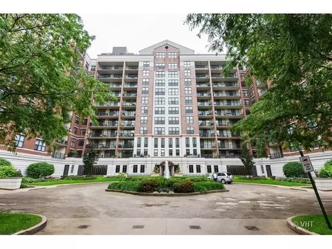 55 W Delaware Pl #712, Chicago, IL 60610