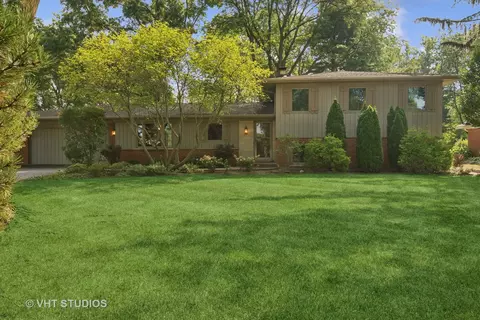 703 S Glendale Ln, Mount Prospect, IL 60056