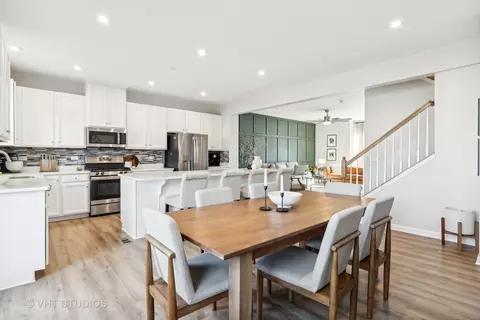 Dining - 16 Nicholas Dr E, Des Plaines, IL 60016 photo 1 of 2