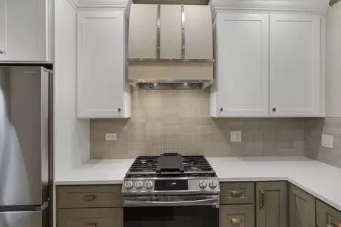 Kitchen - 1640 W 106th St, Chicago, IL 60643 photo 2 of 7