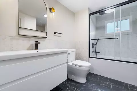 Bath - 1640 W 106th St, Chicago, IL 60643 photo 4 of 4