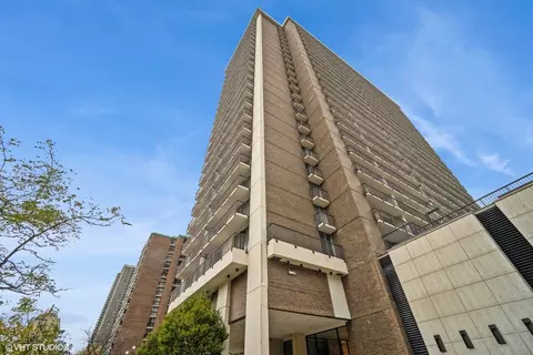5855 N Sheridan Rd #15G, Chicago, IL 60660