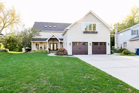 1806 Creekside Ln, Darien, IL 60561