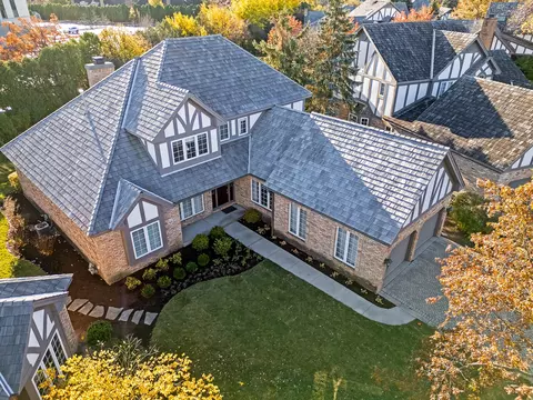 63 Berkshire Ct, Burr Ridge, IL 60527 photo 2
